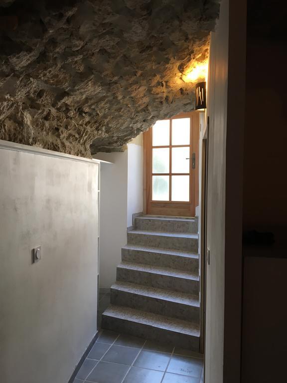 La Grotte Apartment La Garde Adhemar Ngoại thất bức ảnh