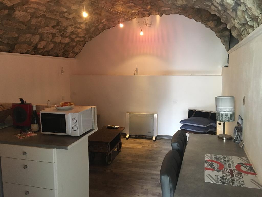 La Grotte Apartment La Garde Adhemar Ngoại thất bức ảnh